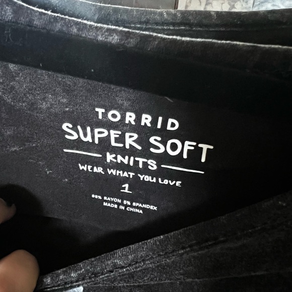 NEW TORRID SUPER SOFT RAISE HELL BLACK MINERAL WASH TIE-FRONT TEE. 1X. NWT - Picture 6 of 6